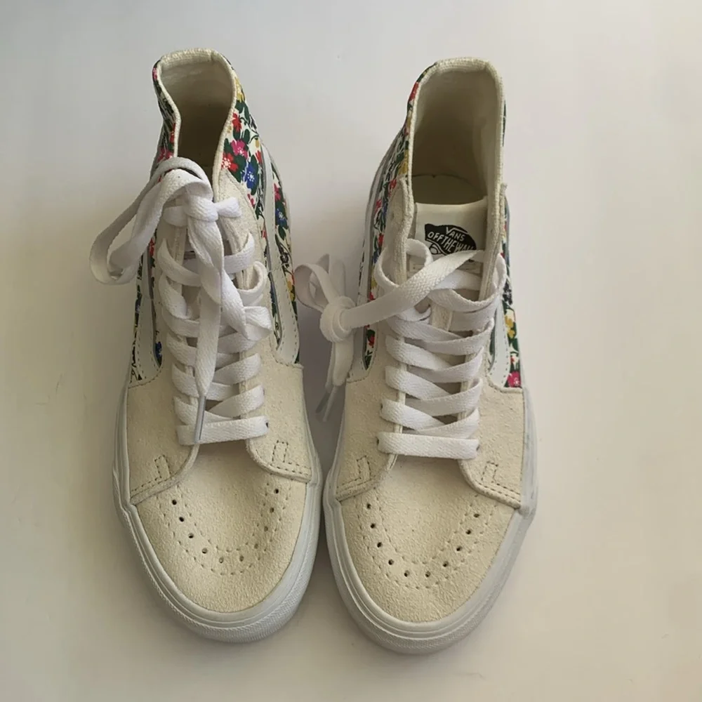 NWOB Vans Sk8 Hi with flower print - Picture 2 of 5